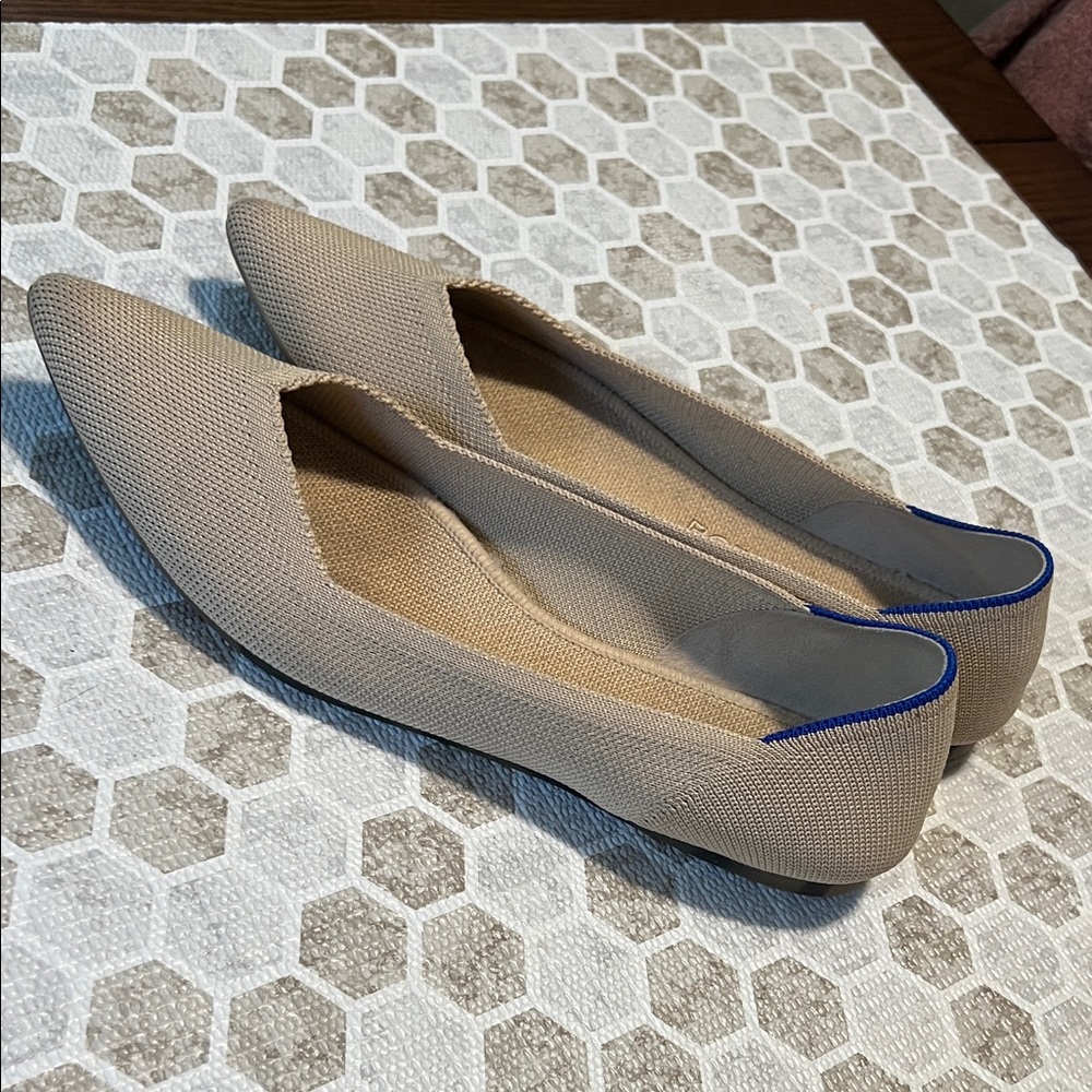 Rothy’s pointed-Toe Knit Ballet Flat in Beige, size 9